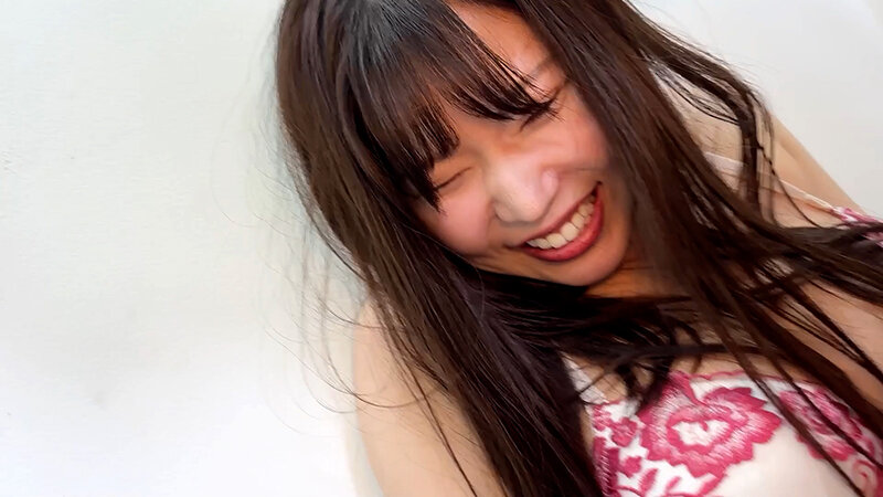 「【素人ナンパ】お姉さん系モデルまいなちゃんを街角でくすぐり体験させてもらう激レア映像」のサンプル画像20枚目