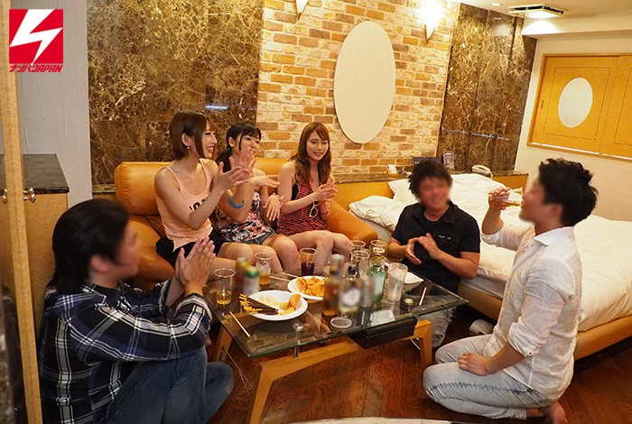 「【素人】女子大生3人組をナンパしてほろ酔い乱交パーティー!スレンダー美女とハメまくり」のサンプル画像7枚目