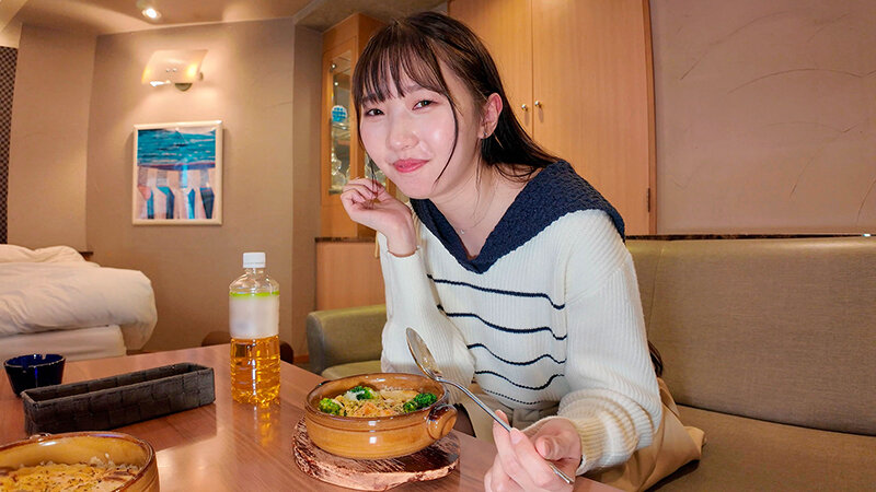 「巴ひかりと不倫デート♡ごっくん＆中出しハメ撮りで甘えんぼ彼女と濃厚プレイ」のサンプル画像13枚目