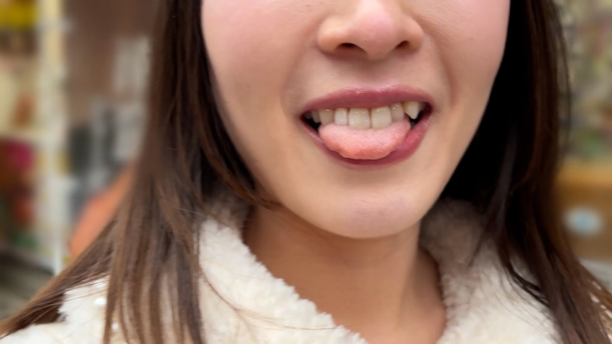 「【素人】ももなちゃんの濃厚鼻フェラ動画|上半身裸で魅せるエロい舐めテク【フェチ】」のサンプル画像3枚目