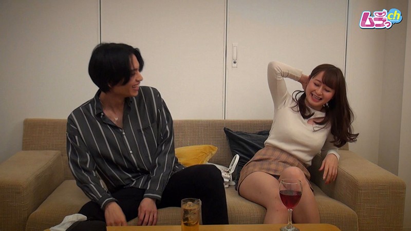 「【素人】巨乳美女の盗撮映像！バーでナンパされた美乳お姉さんのワンナイト密会を隠し撮り」のサンプル画像3枚目