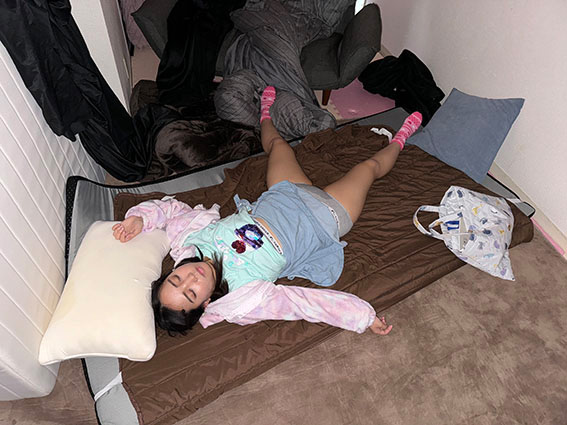 「【素人美少女】つきまとい痴漢プレイ|電車で狙われた可愛い娘を連れ去り孕ませ中出し【盗撮風】」のサンプル画像3枚目