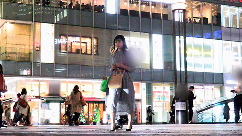 「【素人人妻】巨乳美人妻がTバック姿で魅せる大胆プレイ|欲求不満な主婦の本気セックス」のサンプル画像10枚目