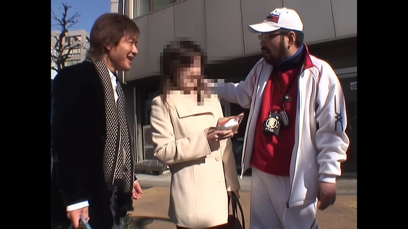 「【素人熟女ナンパ】人妻奥様に指マン責め&中出し!街角で見つけた美人主婦との濃厚プレイ」のサンプル画像3枚目