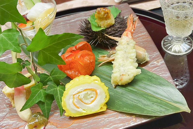 「鈴木真夕が魅せる人妻の不倫温泉旅行！禁断の中出し関係に溺れる主婦の姿が艶めかしい」のサンプル画像12枚目