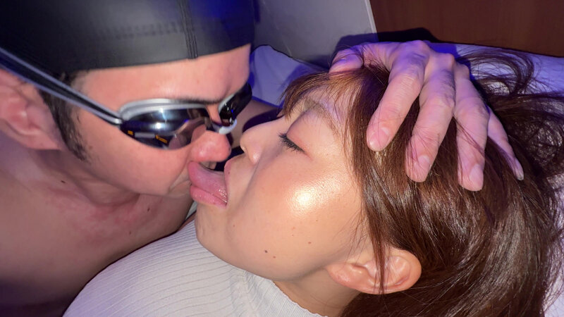 「【赤城穂波】素人お姉さんをナンパ！超長舌ディープキス＆濃厚キスで魅せる個人撮影動画」のサンプル画像19枚目