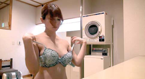 「【人妻熟女】混浴温泉で美人妻を盗撮・のぞき撮影!興奮の秘湯リアル映像」のサンプル画像4枚目