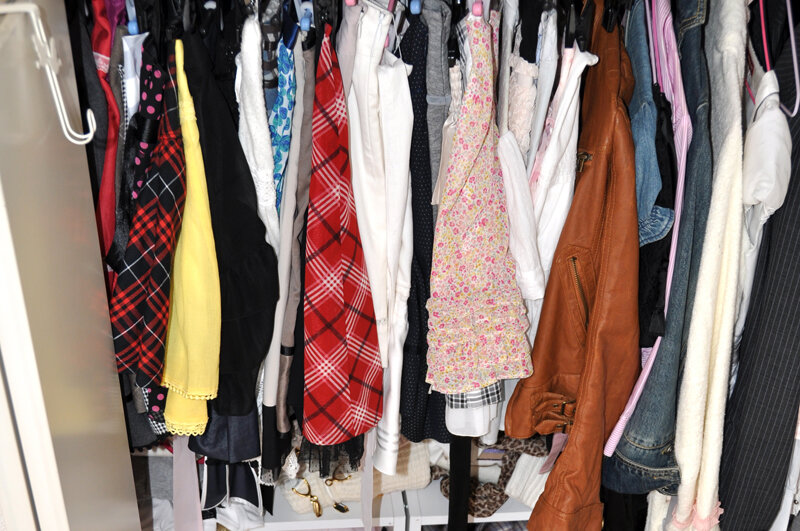 「【素人盗撮】本物女性宅侵入ボディカメラで下着物色体験!リアル潜入フェチ映像第2弾」のサンプル画像12枚目