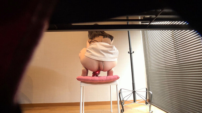 「【秋元さちか・西尾れむ・宇多田あみ】素人OLの隠し撮りオナニー映像!リアルなアクメの瞬間を収録」のサンプル画像4枚目