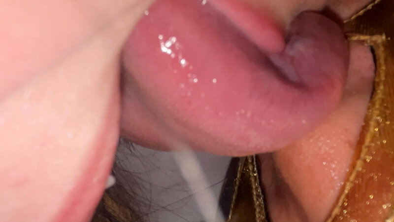 「【素人ナンパ】ドSお姉さんが実況しながら濃厚鼻フェラ責め!M男が悶絶する刺激プレイ」のサンプル画像17枚目