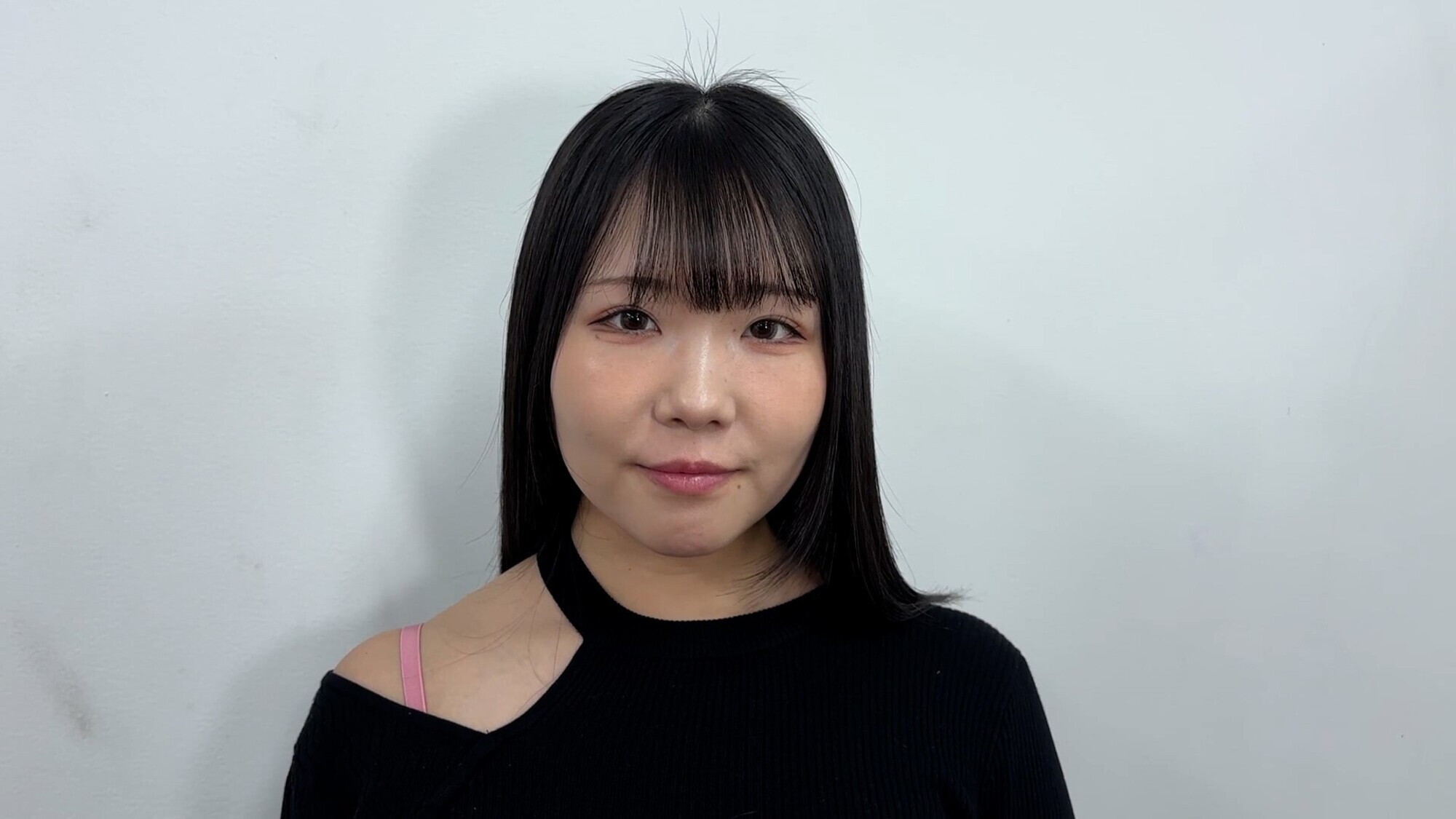 「長い舌！みすずちゃんの口内観察」のサムネイル