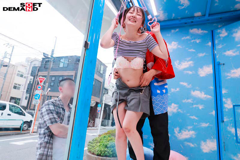 「【素人カップル】マジックミラー号でくすぐり我慢!彼氏の前でNTR寝取られ企画に挑戦する美女5名」のサンプル画像10枚目