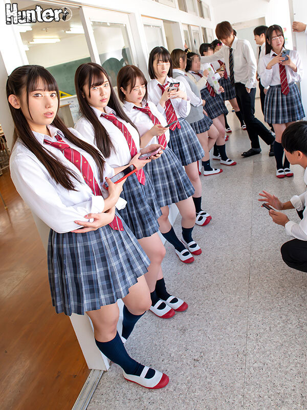 「学生服ビッチ女子校生の濃厚フェラ|援交パパ活JKが校内で過激サービス」のサンプル画像1枚目