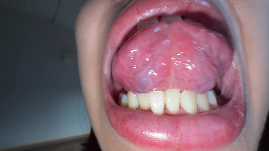 「【湊波流】舌ブラシで舌苔採取する個人撮影フェチ動画|唾液・口腔マニア必見」のサンプル画像6枚目