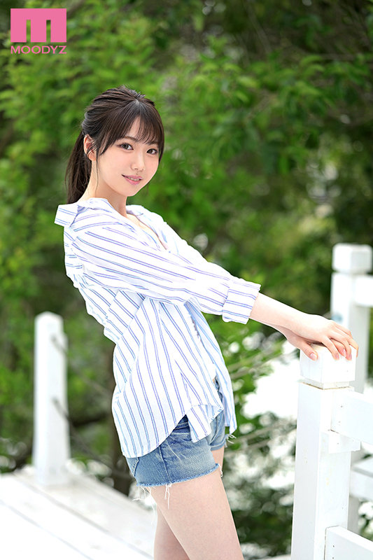 「石川澪が3P・4Pで性感開発!スレンダー美少女の初体験フェラ&本番スペシャル」のサンプル画像10枚目