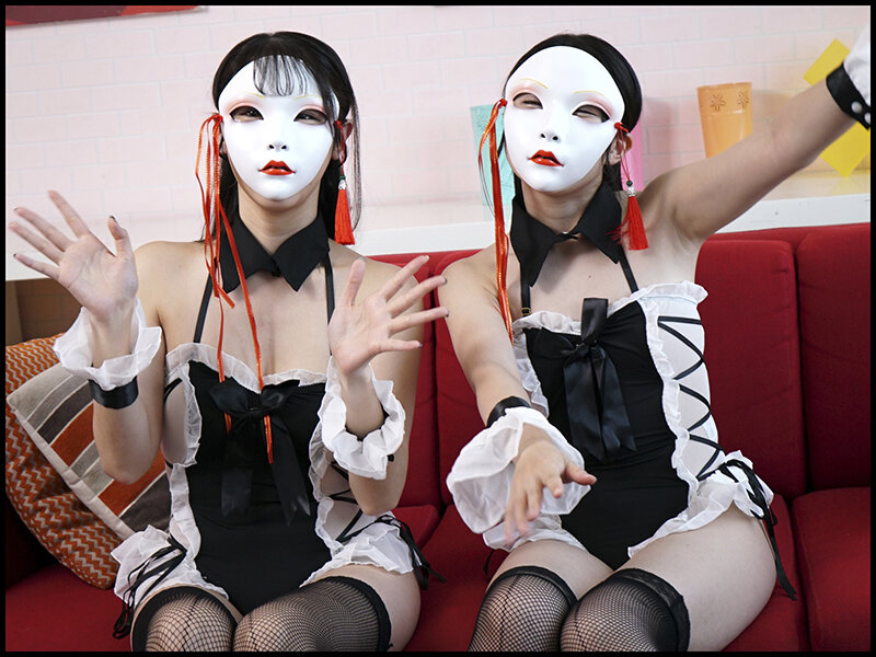 「皆月ひかる×小野坂ゆいか 姉妹コスプレで3P監禁アクメ！媚薬責めで絶頂しまくる過激プレイ」のサムネイル