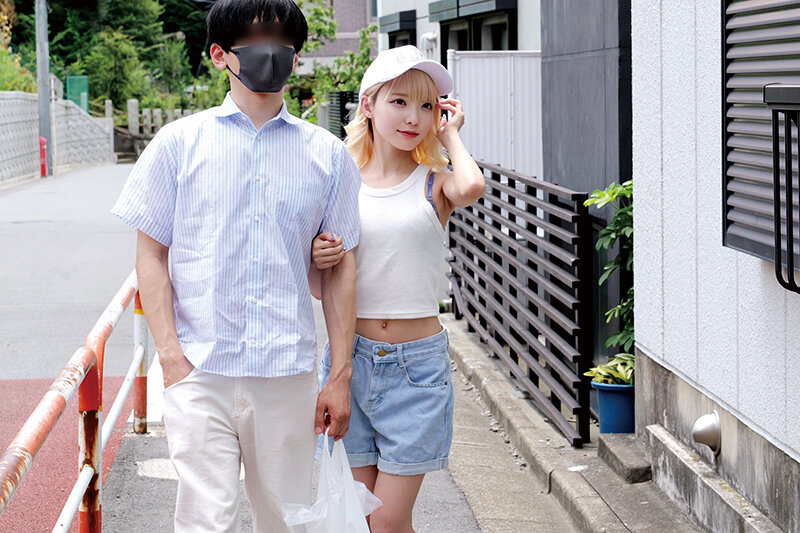 「【素人流出】芸能人の熱愛スクープ映像が流出！プライベート盗撮と生ハメ中出しの衝撃映像」のサムネイル