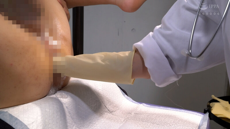 「ワイセツ女医Miiのアナル・フィスト治療でM男調教!SMクリニックの非正統的プレイ」のサンプル画像10枚目