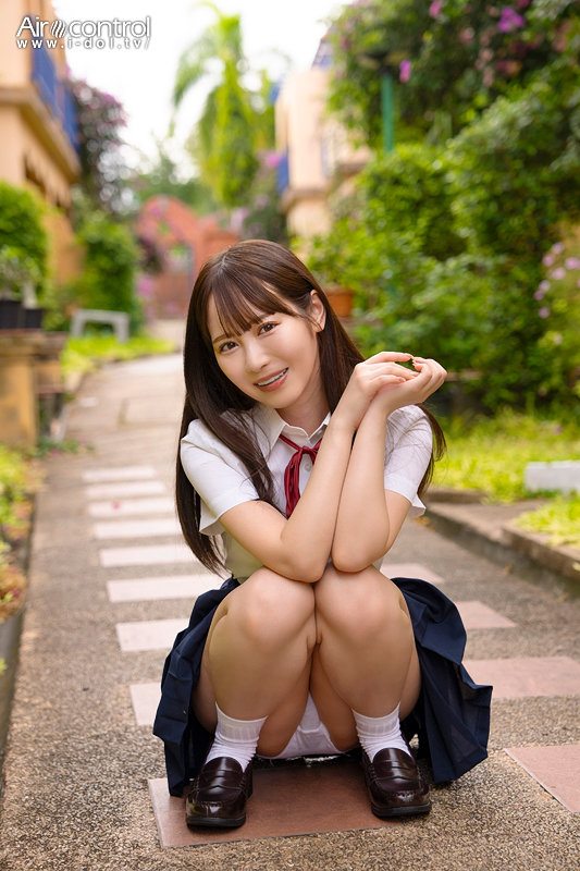 「小野六花の甘い誘惑と濃密プレイ|清楚系美少女が魅せる官能グラビア作品」のサンプル画像5枚目