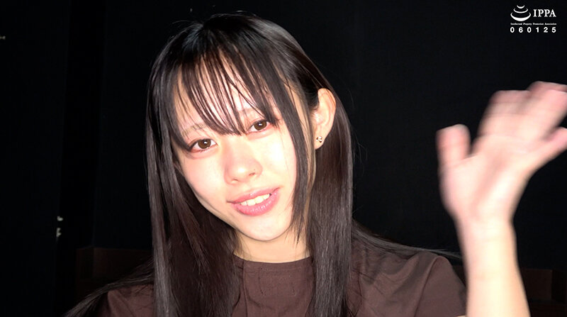 「【甘井くるみ】口内観察・歯・のどちんこ接写＆咀嚼プレイ【フェチ動画】貴重映像で魅せる巨大女の世界」のサンプル画像10枚目