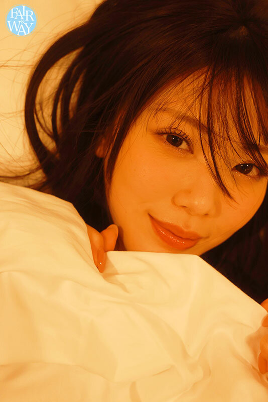 「石川澪の水着グラビア動画｜スレンダー美少女が魅せる厨二病キャラが可愛すぎる」のサンプル画像6枚目