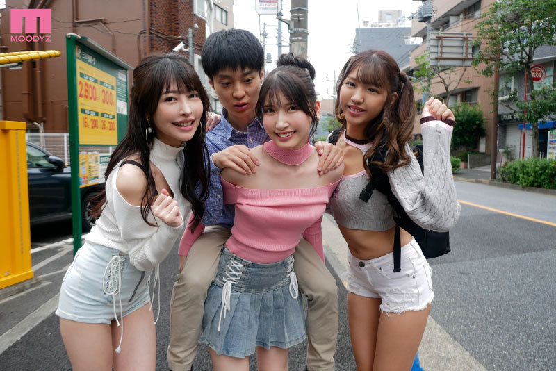 「香椎花乃・木下ひまり・森日向子の美脚お姉さんハーレム3P！足コキ責めでM男が翻弄される」のサンプル画像3枚目