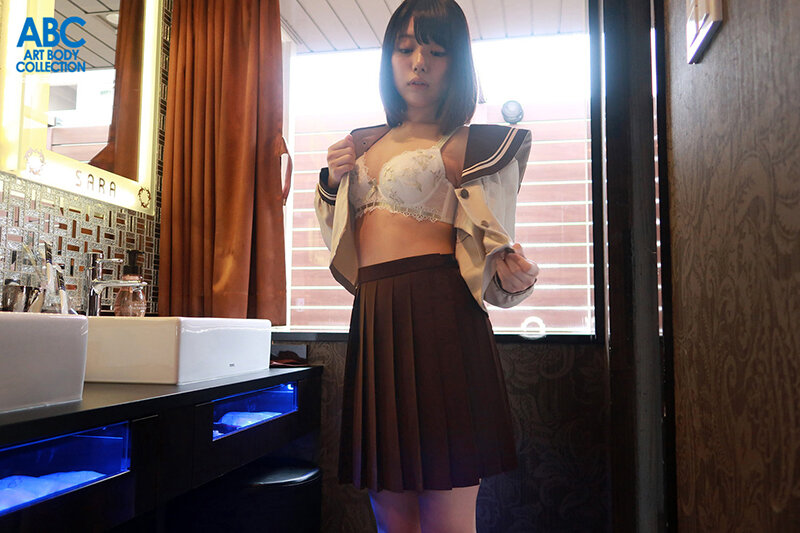 「桃乃りん セーラー服女子校生が羞恥のぶっかけ体験 制服パパ活で汚される清純美少女」のサンプル画像11枚目