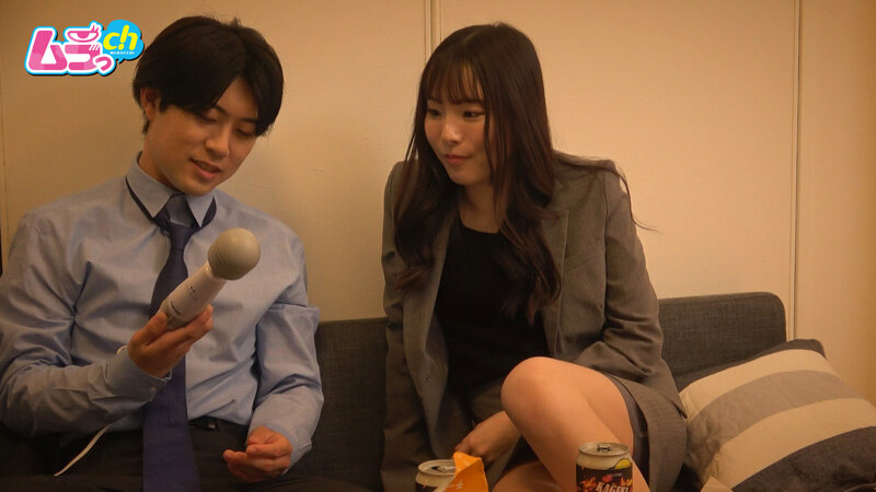 「松丸香澄の盗撮・のぞき動画|美乳スレンダー素人が同期男性と密室で禁断の一夜を過ごす」のサンプル画像3枚目