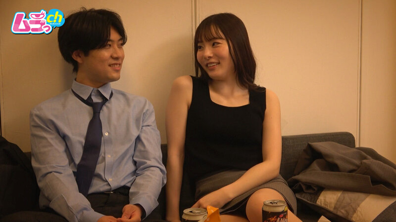 「松丸香澄の盗撮・のぞき動画|美乳スレンダー素人が同期男性と密室で禁断の一夜を過ごす」のサンプル画像4枚目