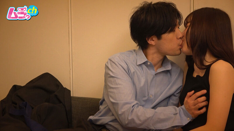 「松丸香澄の盗撮・のぞき動画|美乳スレンダー素人が同期男性と密室で禁断の一夜を過ごす」のサンプル画像6枚目