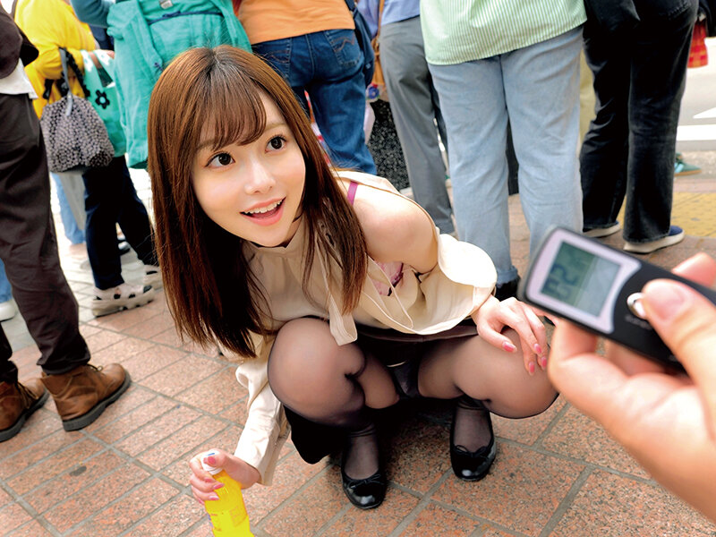 「【素人OL】黒パンスト美脚の巨乳キャリアウーマンが野外羞恥プレイで絶頂！最後は中出し」のサムネイル