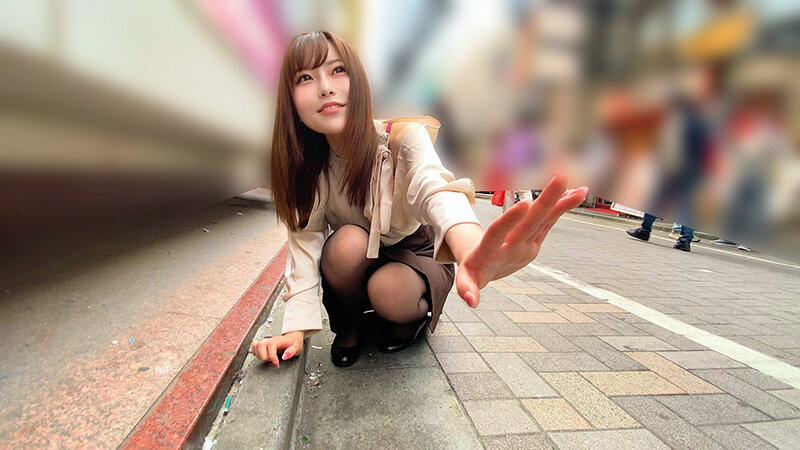 「【素人OL】黒パンスト美脚の巨乳キャリアウーマンが野外羞恥プレイで絶頂!最後は中出し」のサンプル画像3枚目