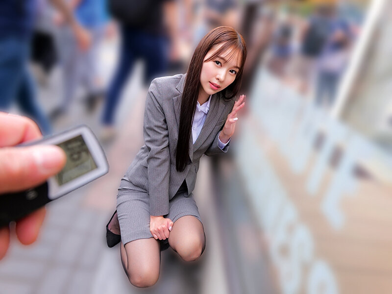 「【素人OL】黒パンスト美脚の巨乳キャリアウーマンが野外羞恥プレイで絶頂!最後は中出し」のサンプル画像5枚目