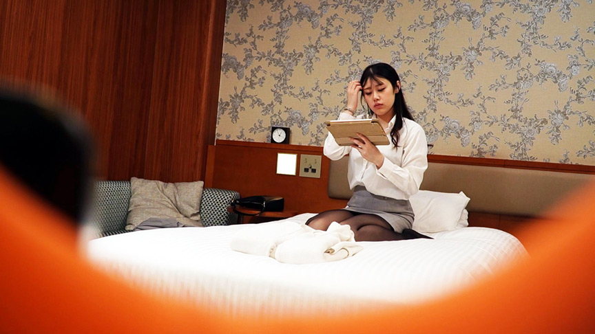 「ビジネスホテル流出映像 素人美女の恥じらいオナニー盗撮 #3【プライベート自慰】」のサンプル画像2枚目