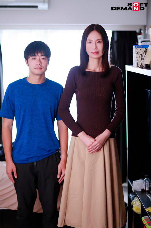 「栗原早苗が童貞を筆おろし!スレンダー長身人妻の禁断不倫セックスで成長する物語」のサンプル画像2枚目