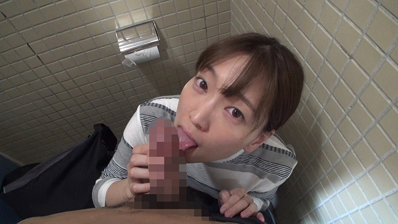 「素人美女11人の野外フェラ個撮映像｜露出好き女子のどこでもご奉仕プレイ集」のサンプル画像18枚目