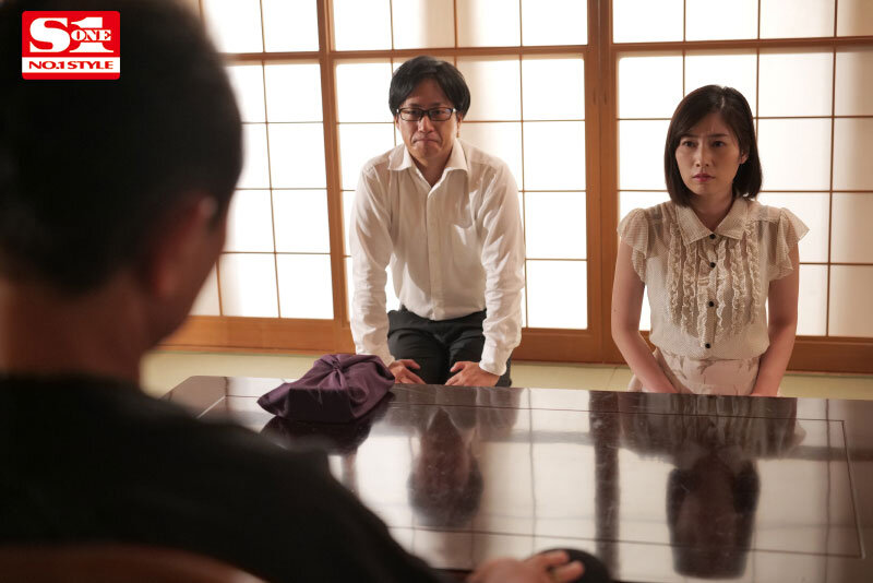 「【奥田咲】巨乳人妻が義父に寝取られる背徳パイズリ！禁断の近親相姦NTRドラマ」のサムネイル