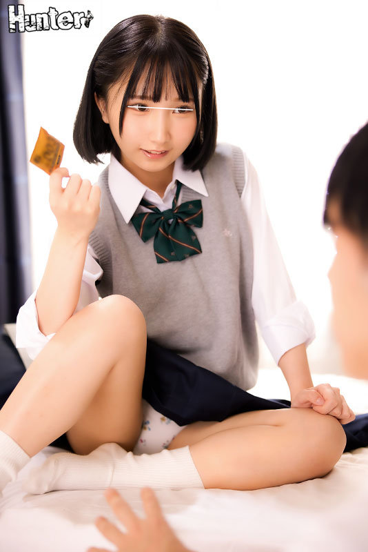 「【女子校生】ビッチな幼なじみとゴムなし中出しセックス！積極的JKのフェラご奉仕も最高」のサンプル画像1枚目