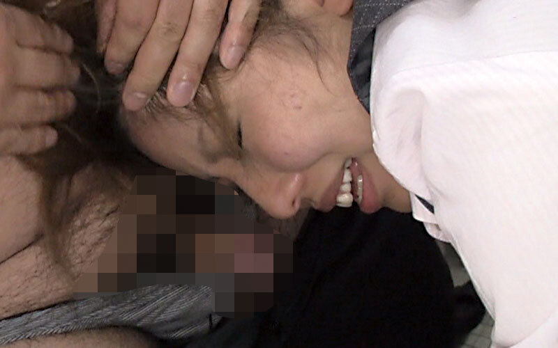 「【素人人妻】近所の熟女奥さんにイタズラぶっかけ！興奮の4時間スペシャル」のサンプル画像12枚目