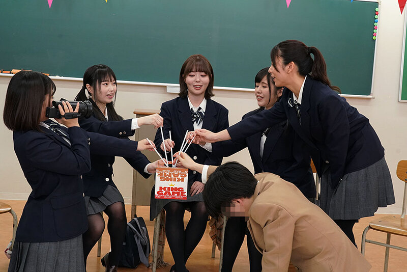 「黒タイツ女子校生とハーレム中出し体験!脚フェチ必見の放課後プレイ」のサンプル画像2枚目