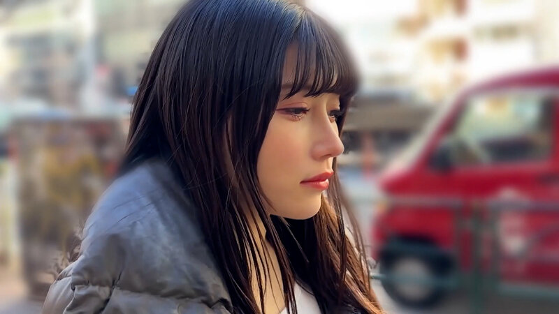 「【素人ナンパ】アパレルお姉さんひなみちゃんに街中キス交渉！接吻プレイで悶絶する美女の反応が最高」のサムネイル