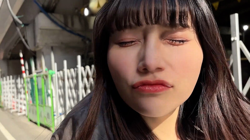 「【素人ナンパ】アパレルお姉さんひなみちゃんに街中キス交渉!接吻プレイで悶絶する美女の反応が最高」のサンプル画像3枚目