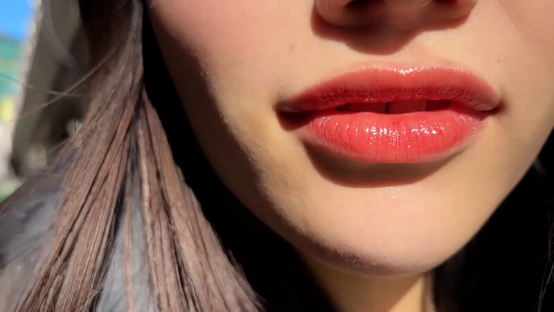 「【素人ナンパ】アパレルお姉さんひなみちゃんに街中キス交渉!接吻プレイで悶絶する美女の反応が最高」のサンプル画像4枚目