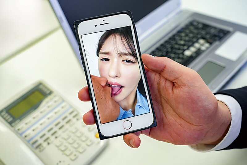 「【黒島玲衣】巨乳人妻が取引先に寝取られる不倫NTR性接待！身体を何度も弄ばれる妻の姿」のサンプル画像12枚目