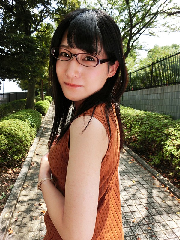 「広瀬ちひろのイラマチオ調教動画|過激なゲロプレイに悶えるマゾ女優の本気映像」のサムネイル