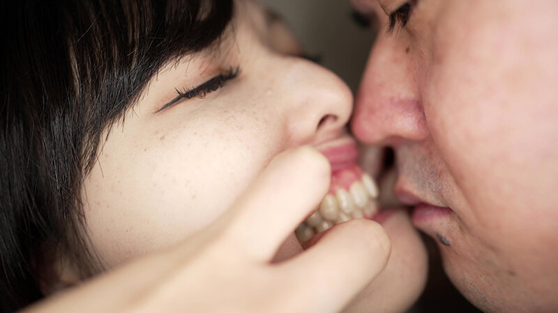 「【横山夏希】素人お姉さんをナンパ！変態リクエストに応える個人撮影プレイ」のサンプル画像12枚目