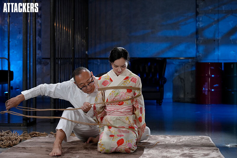 「西田カリナが魅せる本格緊縛SM!蝋燭・スパンキングで責められる縄姫ドキュメント」のサンプル画像9枚目