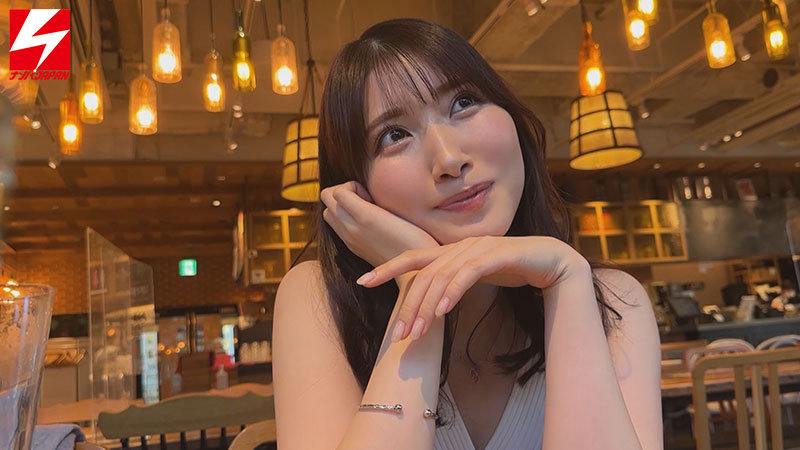 「スレンダーお姉さんの濃厚フェラとハメ撮り中出しセックス|高級ラウンジ嬢との夜」のサンプル画像2枚目