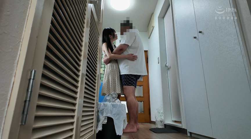 「五十嵐清華・雫月心桜が魅せる熟女人妻の甘い誘惑と禁断の関係に溺れる濃密ドラマ」のサムネイル