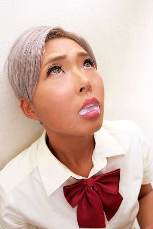 「NATSUKA 女子校生コスプレで中出し3P体験!過激な複数プレイに挑戦する美少女の本気映像」のサンプル画像3枚目